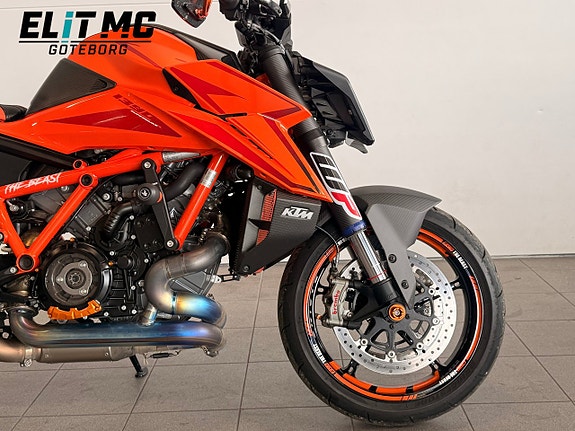 KTM 1390 Superduke R Evo | Techpack & Kolfiber | Akrapovic Helsystem 5 of 21