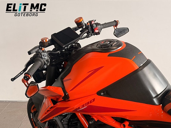 KTM 1390 Superduke R Evo | Techpack & Kolfiber | Akrapovic Helsystem 11 of 21