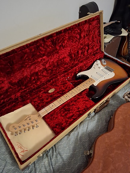 Fender American Vintage 60th anniversary 1954 Stratocaster 2-tons sunburst