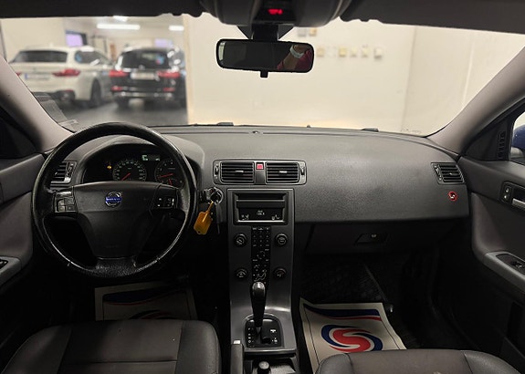 Volvo V50 6 of 17