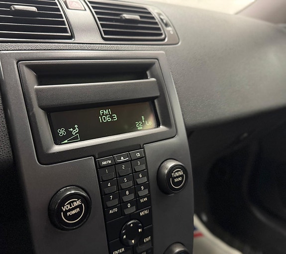 Volvo V50 9 of 17