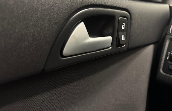Volvo V50 14 of 17