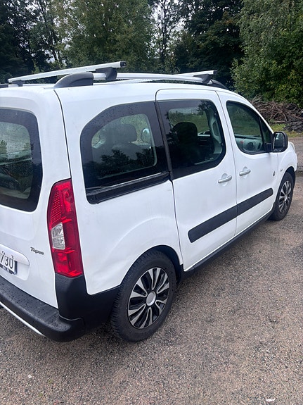 Peugeot Partner Tepee 3 of 8