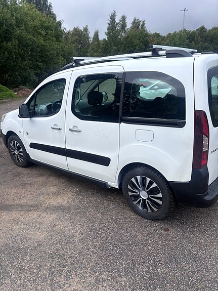 Peugeot Partner Tepee 2 of 8