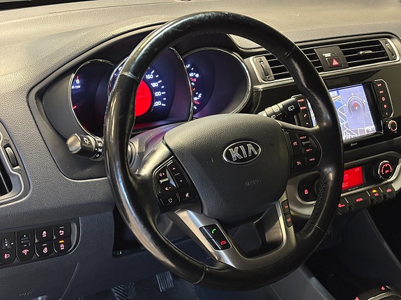 Kia Rio 8 of 16