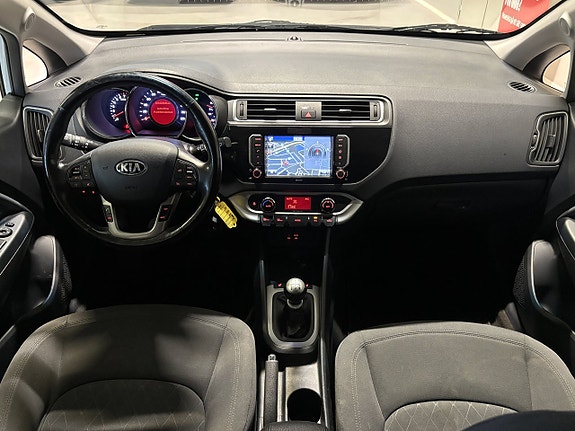 Kia Rio 9 of 16