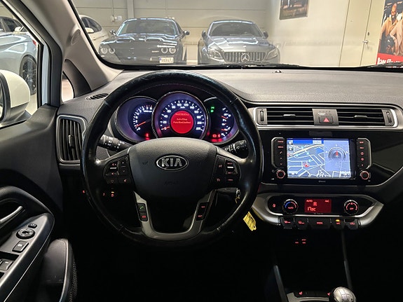 Kia Rio 10 of 16