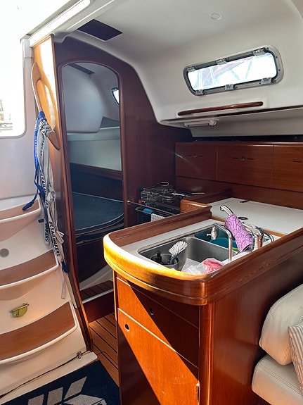 Beneteau First 36.7 13 of 20