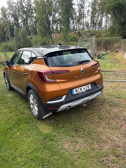 Renault Captur 3 of 7