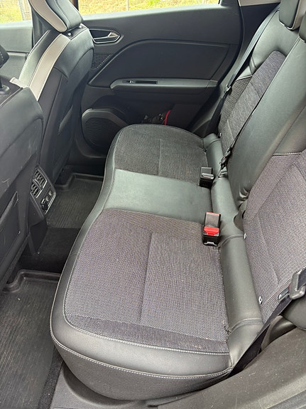 Renault Captur 5 of 7