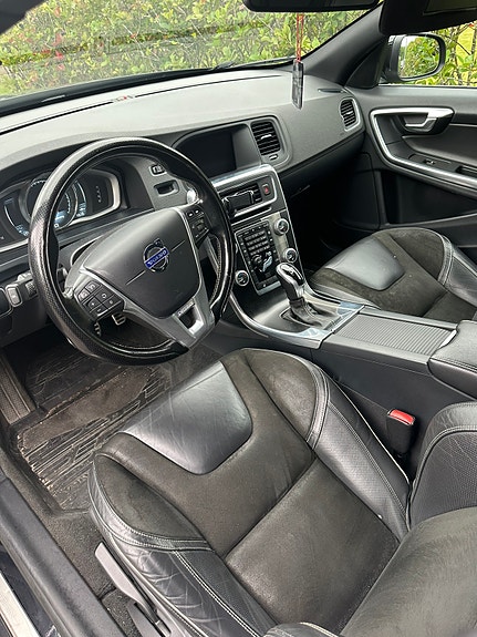 Volvo V60 5 of 7