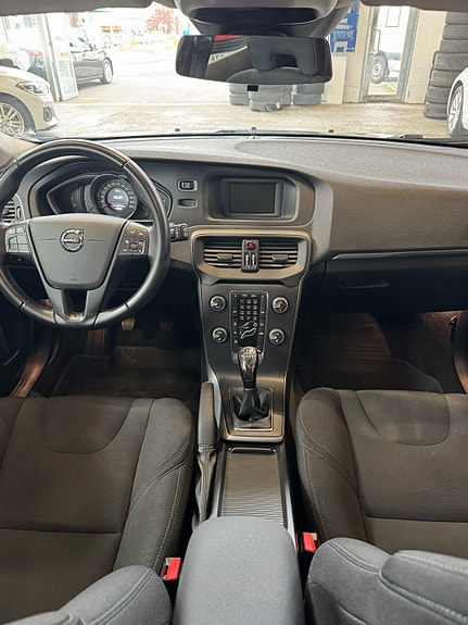 Volvo V40 9 of 10