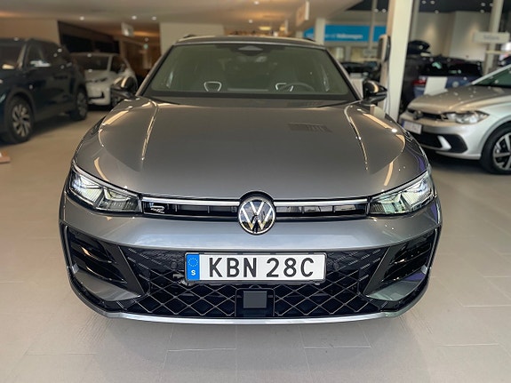 Volkswagen Passat 2 of 20