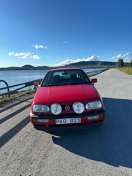 Volkswagen Golf III 2 of 6
