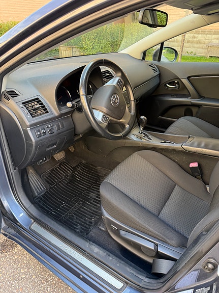 Toyota Avensis 6 of 7