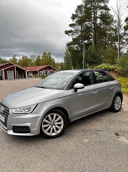 Audi A1 2 of 13