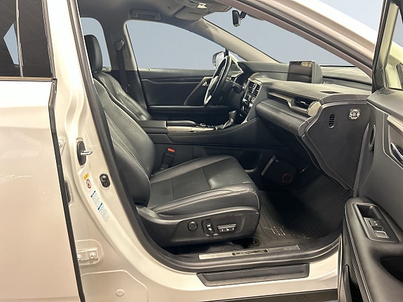 Lexus RX450h 10 of 27