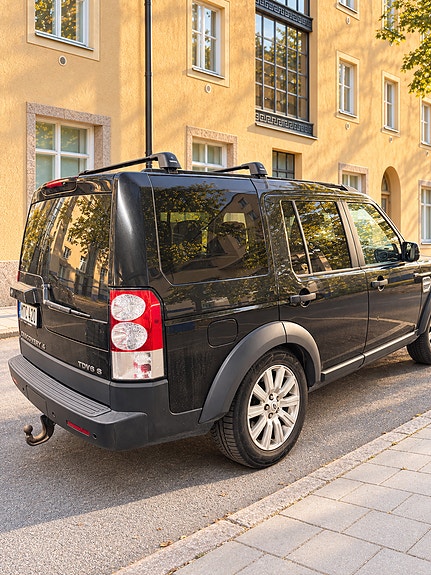 Land Rover Discovery 4 2 of 2