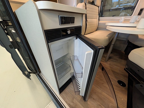 Hymer Free 540 Automat / Pop-up / 4 sängar / Litium / Offroad 26 of 30