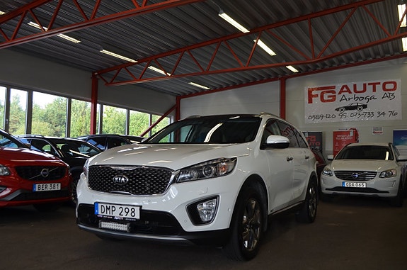 Kia Sorento 2 of 29