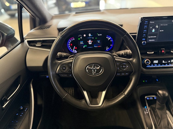 Toyota Corolla 10 of 16