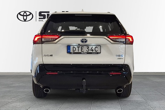 Toyota RAV4 5 of 11