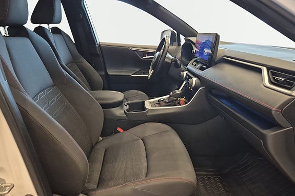 Toyota RAV4 7 of 11