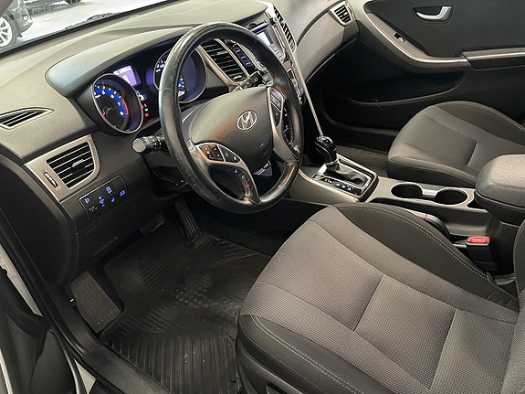 Hyundai i30 12 of 17