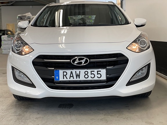 Hyundai i30 2 of 17