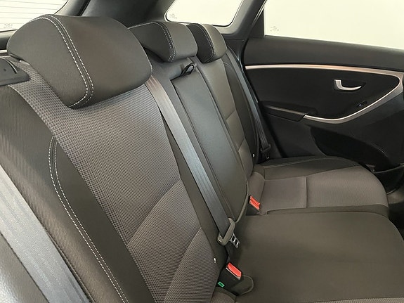 Hyundai i30 9 of 17