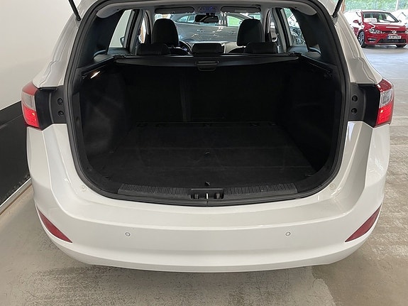 Hyundai i30 8 of 17