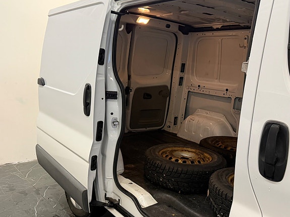 Nissan Primastar 8 of 22