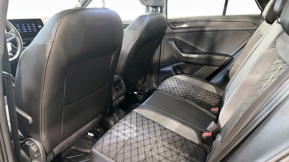 Volkswagen T-Roc 12 of 20