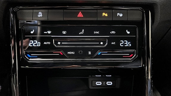 Volkswagen T-Roc 17 of 20
