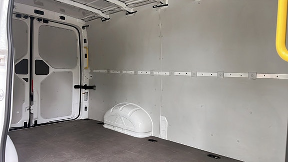 Volkswagen Crafter 11 of 13