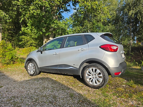 Renault Captur 2 of 11