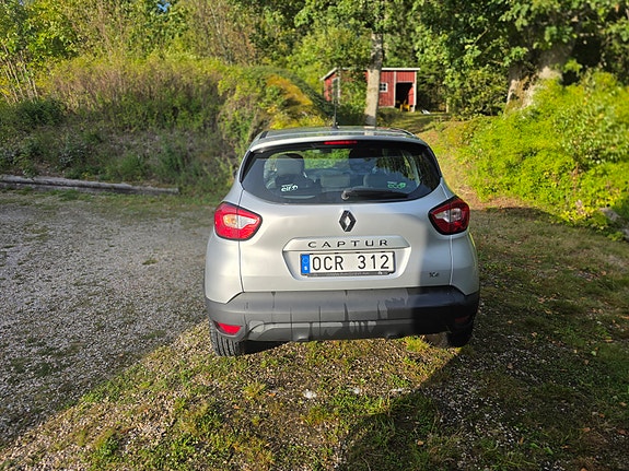 Renault Captur 3 of 11