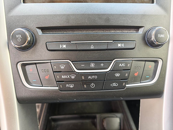 Ford Mondeo 13 of 13