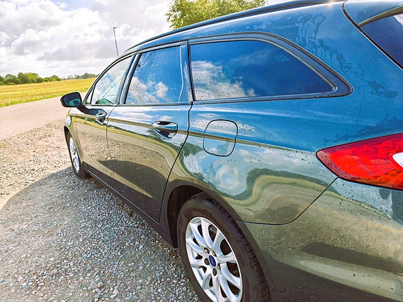 Ford Mondeo 2 of 13