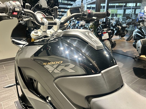 BMW S1000XR /Triple Black/Touring/Dynamic 11 of 16