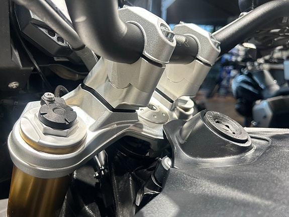 BMW S1000XR /Triple Black/Touring/Dynamic 13 of 16