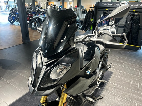 BMW S1000XR /Triple Black/Touring/Dynamic 5 of 16