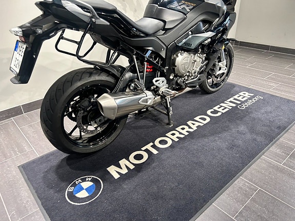 BMW S1000XR /Triple Black/Touring/Dynamic 4 of 16
