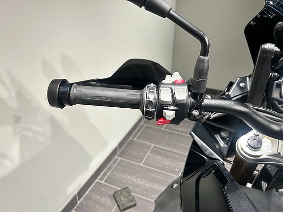 BMW S1000XR /Triple Black/Touring/Dynamic 7 of 16