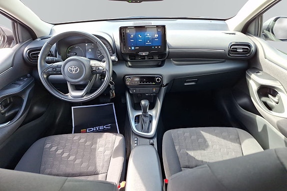 Toyota Yaris 8 of 19