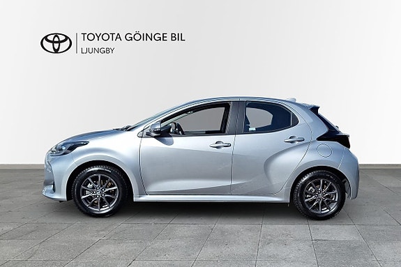 Toyota Yaris 3 of 19