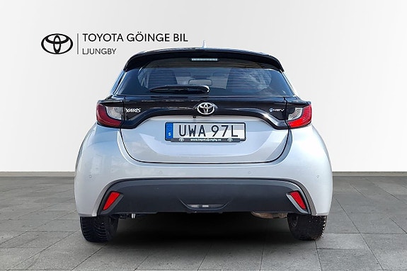 Toyota Yaris 4 of 19