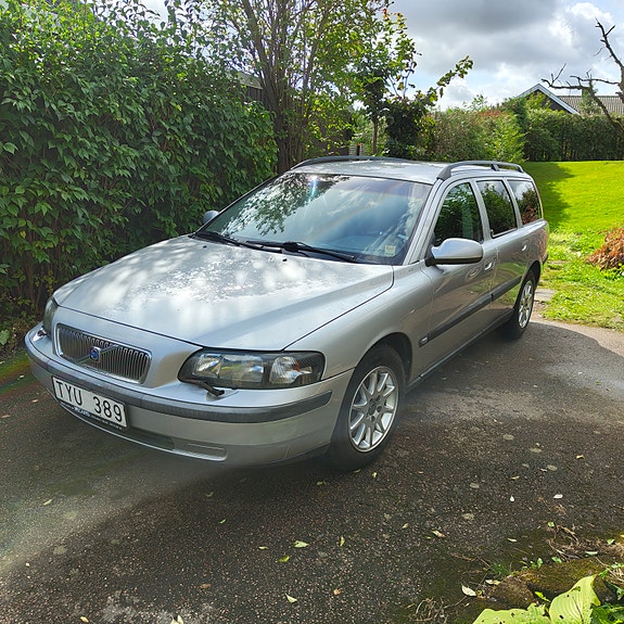 Volvo V70 7 of 12
