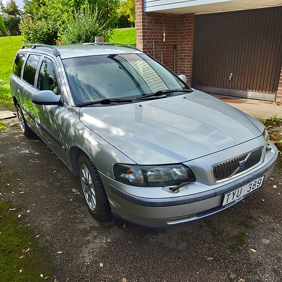 Volvo V70 6 of 12