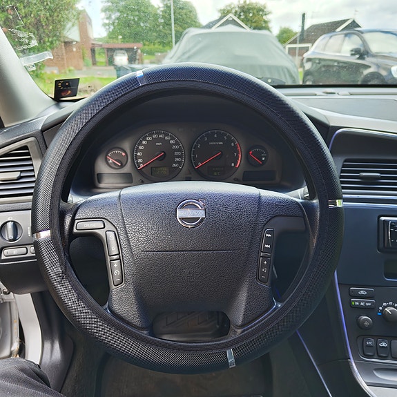 Volvo V70 11 of 12